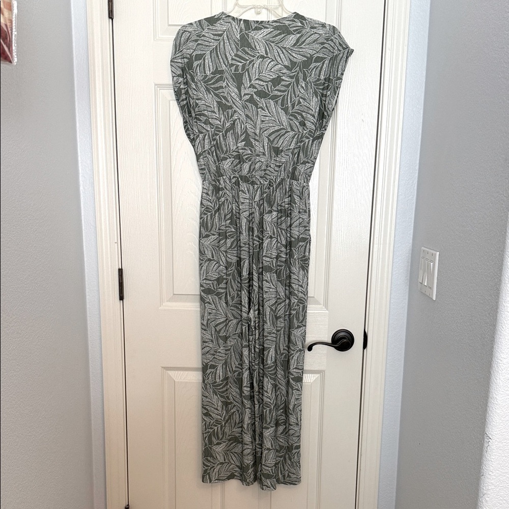 Gilli Leaf Pattern Jumpsuit - Picture 3 of 4